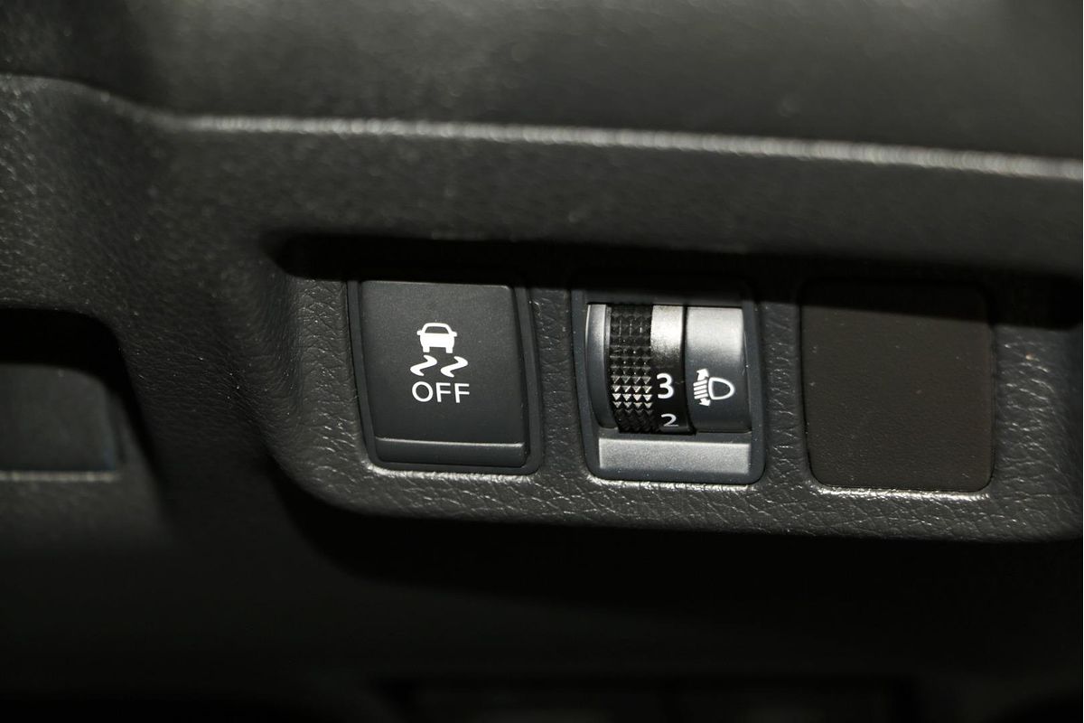 2013 Nissan Pulsar ST C12