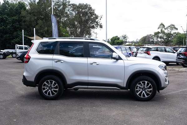 2023 Mahindra Scorpio Z8L
