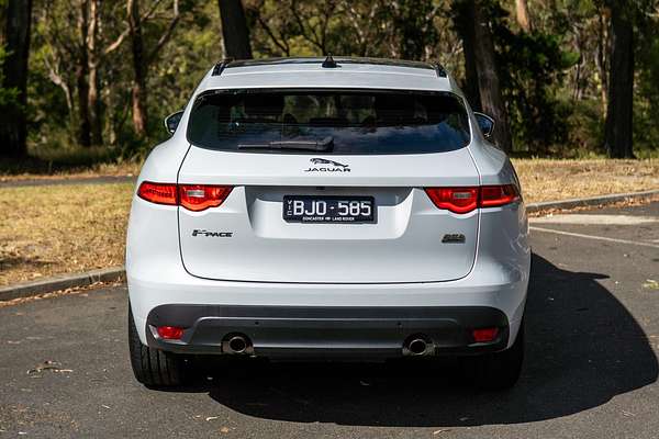 2020 Jaguar F-PACE 25t Chequered Flag X761