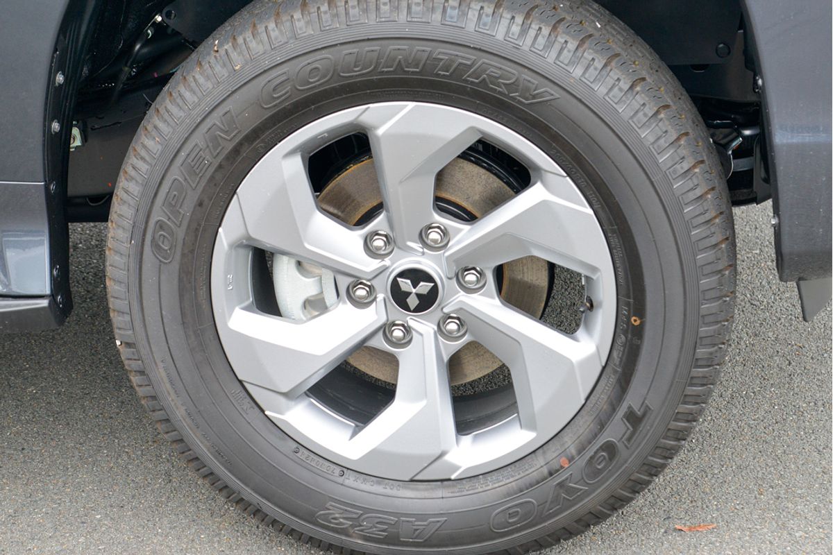 2024 Mitsubishi Pajero Sport GLX QG