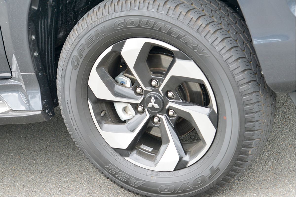 2024 Mitsubishi Pajero Sport GLS QG