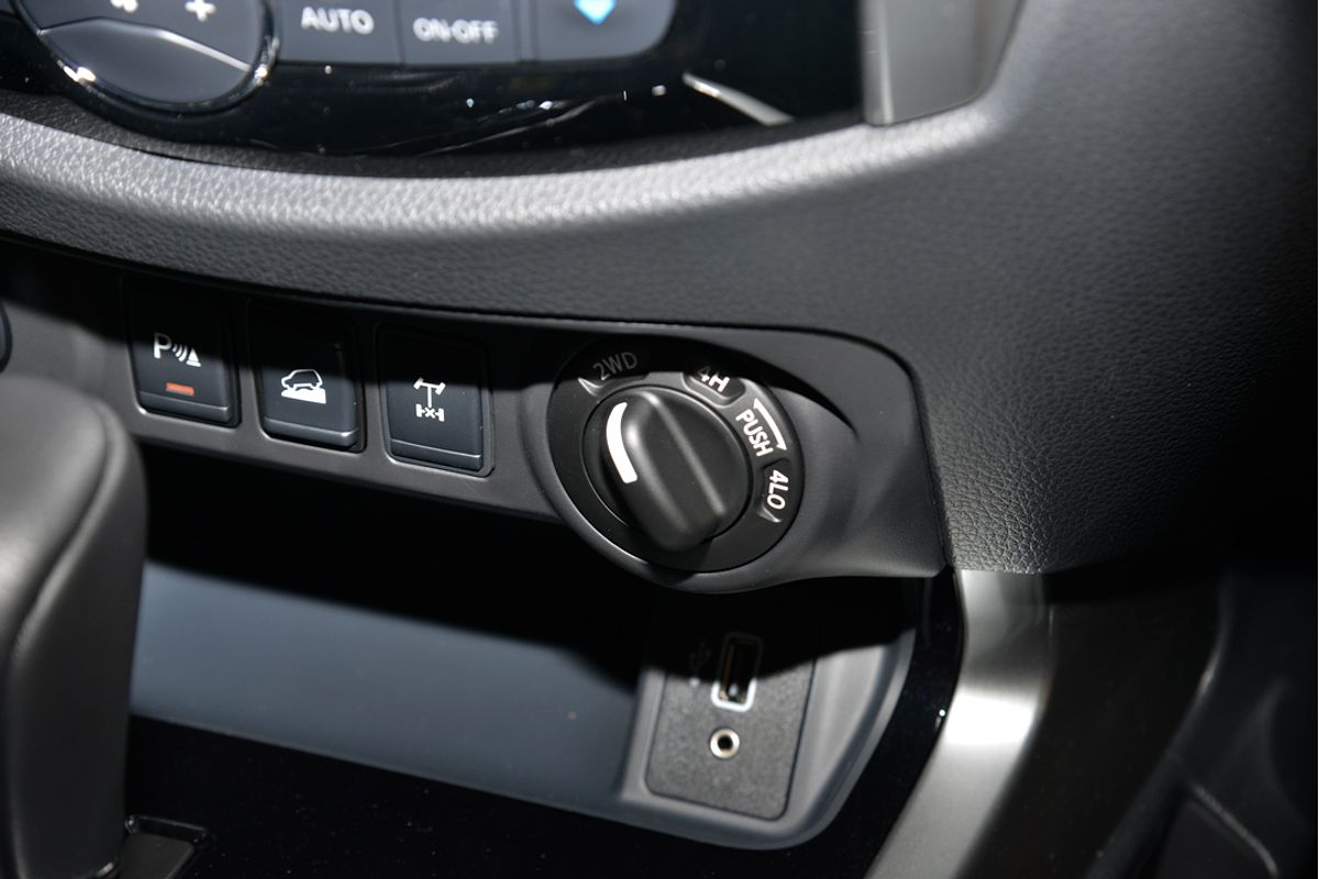 2024 Nissan Navara ST-X D23 4X4