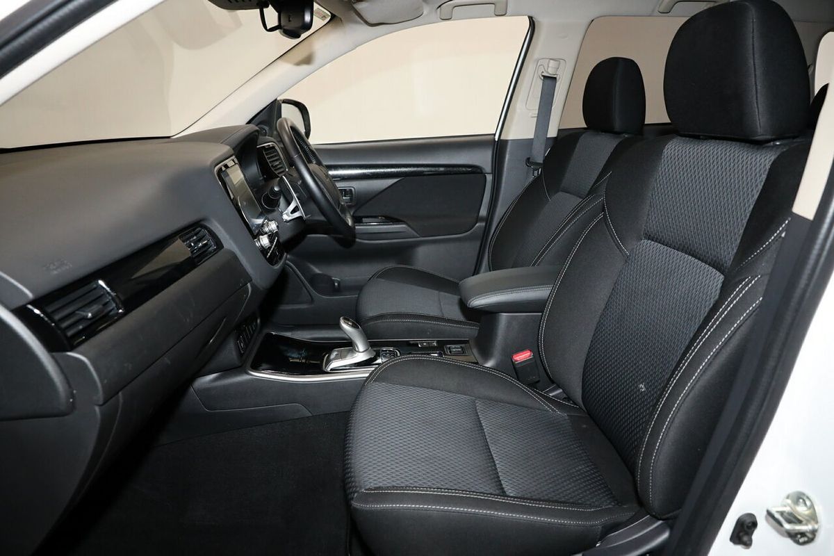2020 Mitsubishi Outlander PHEV ES ADAS ZL