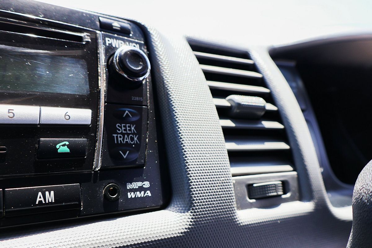 2010 Toyota Hiace Commuter KDH223R