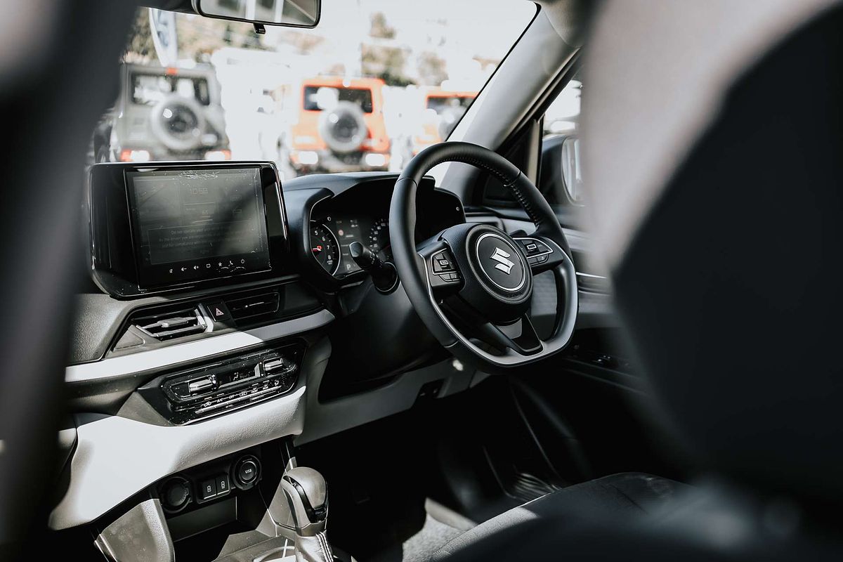 2024 Suzuki Swift Hybrid Plus UZ