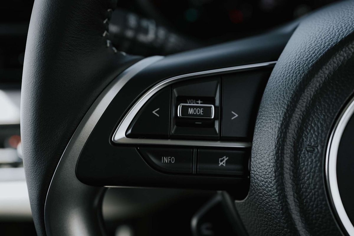 2024 Suzuki Swift Hybrid Plus UZ