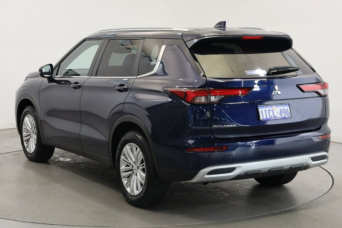 2023 Mitsubishi Outlander ES ZM
