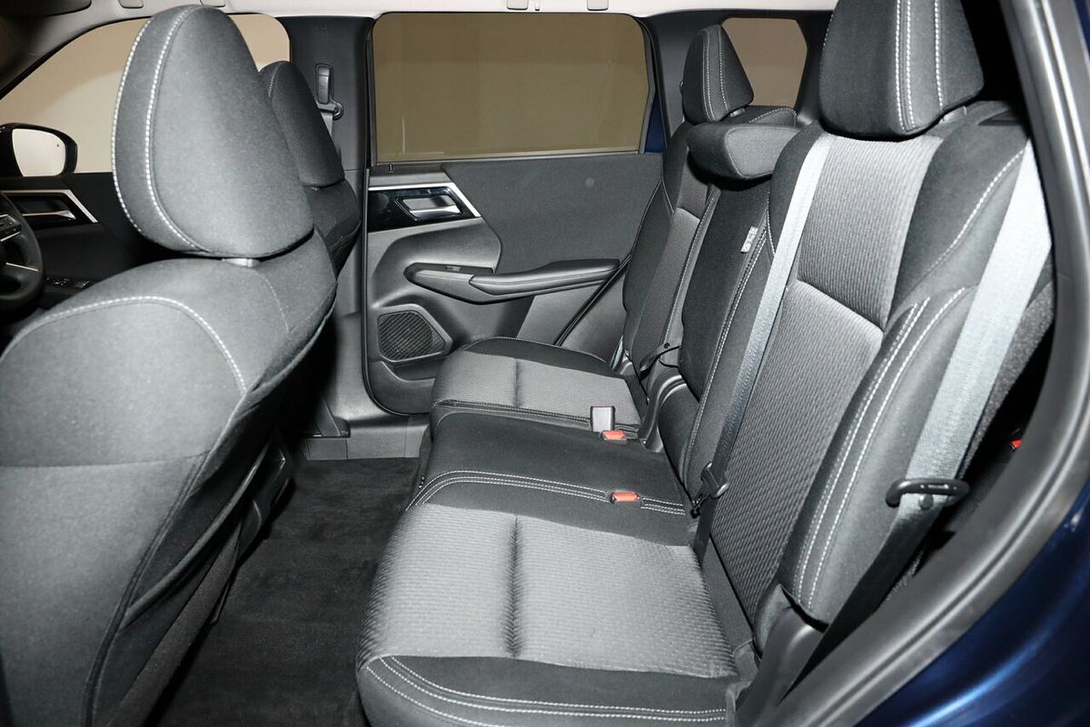 2023 Mitsubishi Outlander ES ZM