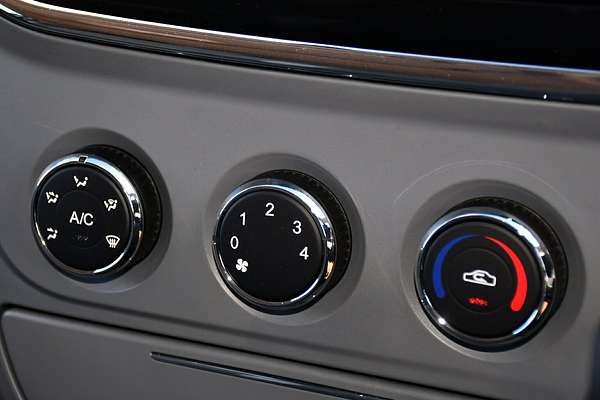 2023 LDV V80 SWB
