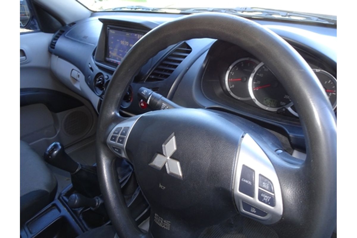 2014 Mitsubishi Triton GLX MN 4X4