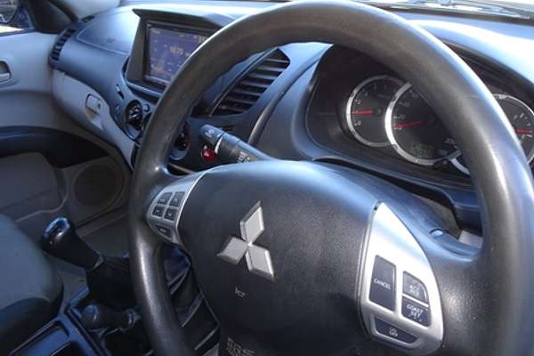 2014 Mitsubishi Triton GLX MN 4X4