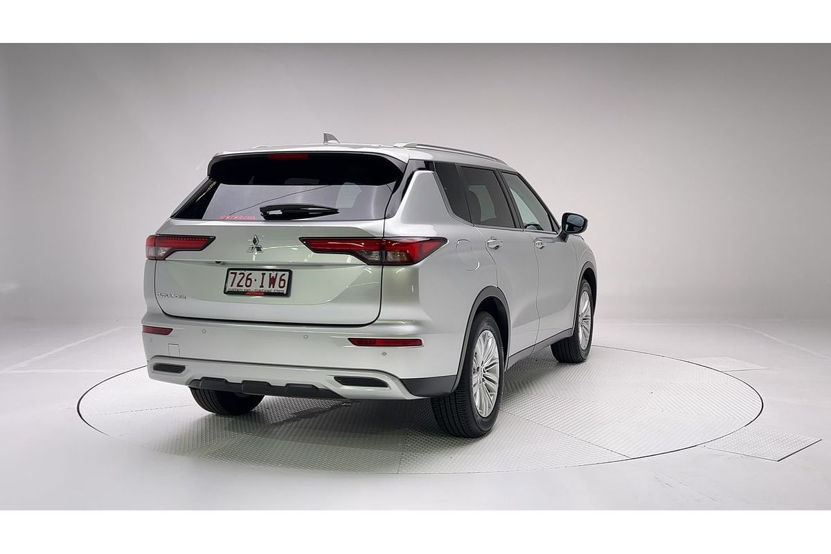 2023 Mitsubishi Outlander LS ZM