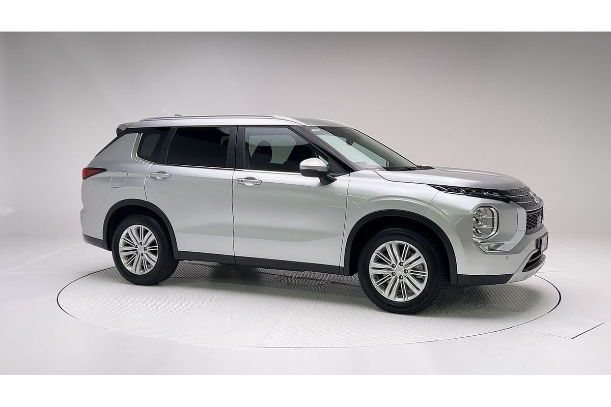 2023 Mitsubishi Outlander LS ZM
