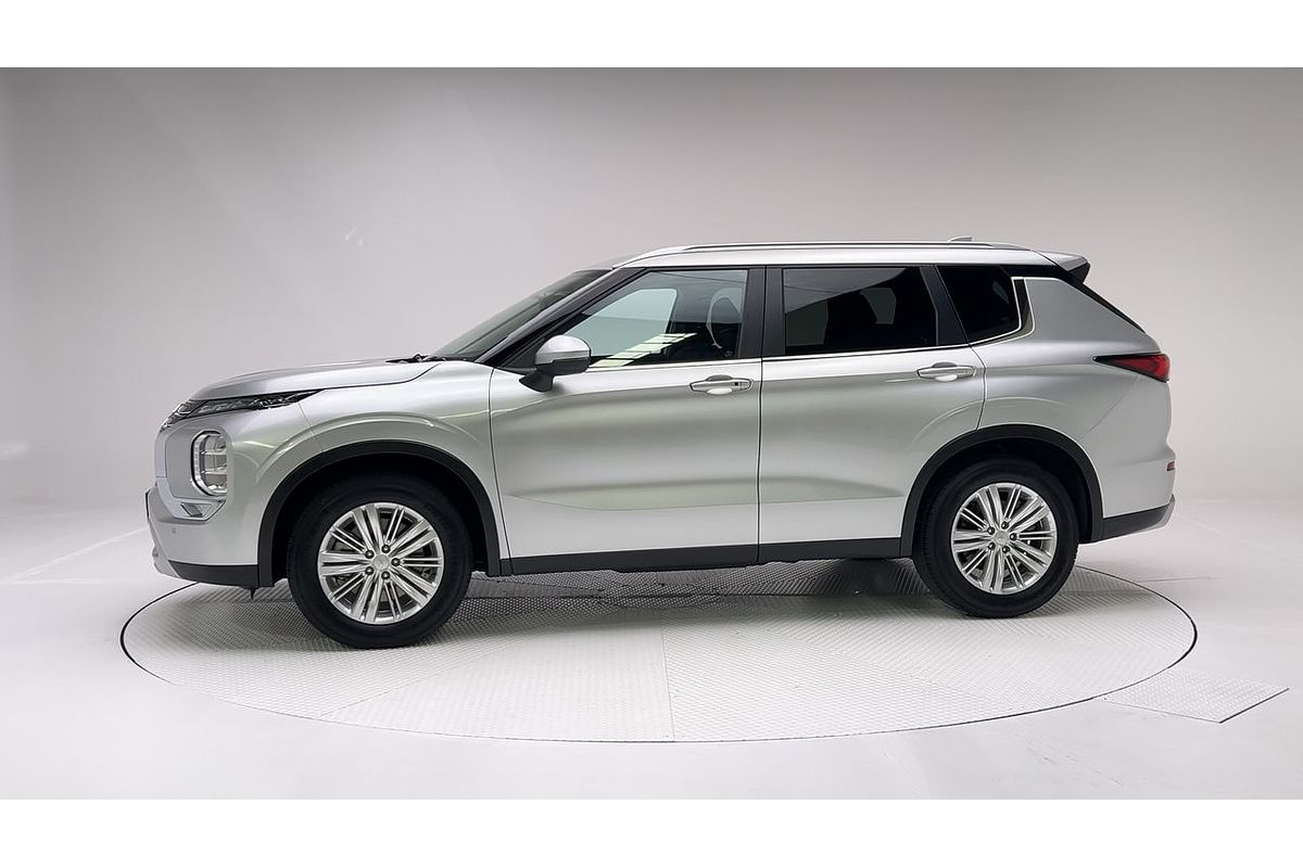 2023 Mitsubishi Outlander LS ZM