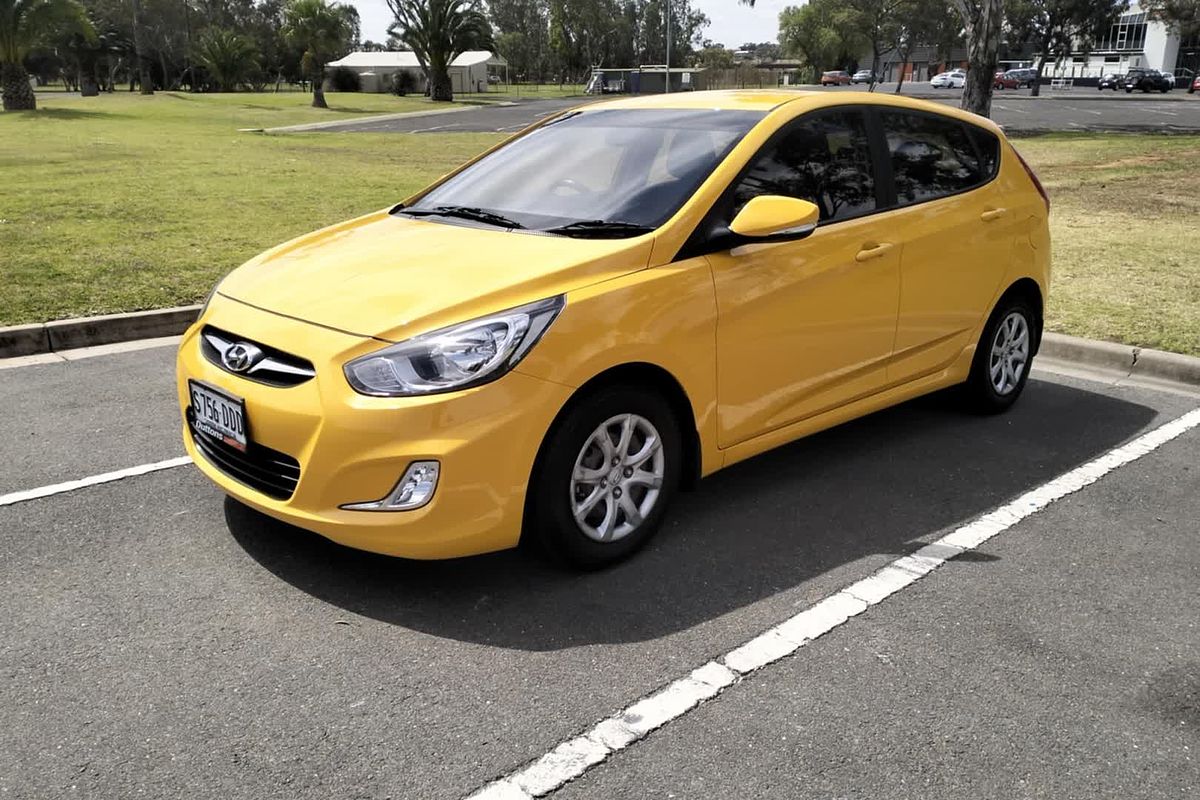 2013 Hyundai Accent Active RB2