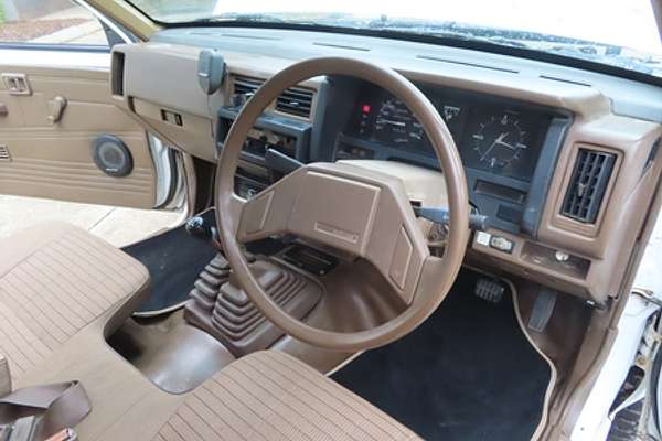1990 Nissan Navara Nugget D21 4X4