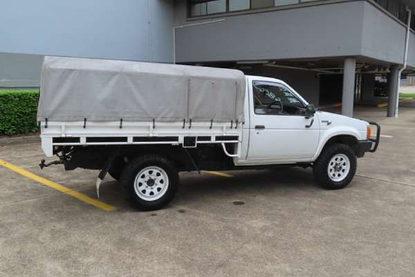 1990 Nissan Navara Nugget D21 4X4
