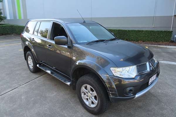 2011 Mitsubishi Challenger PB