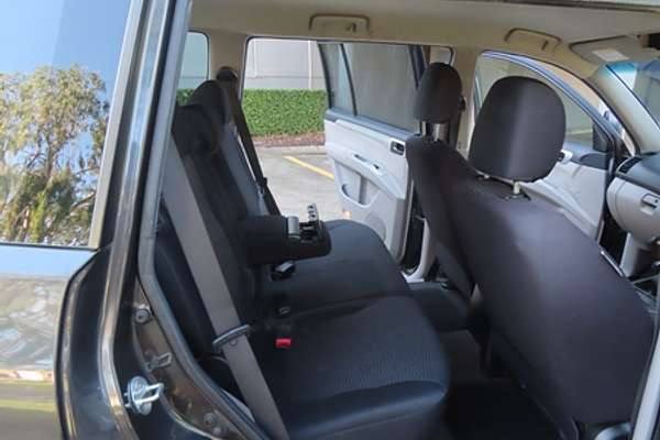 2011 Mitsubishi Challenger PB