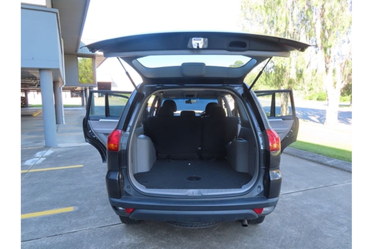 2011 Mitsubishi Challenger PB