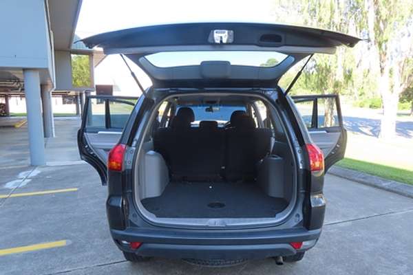 2011 Mitsubishi Challenger PB