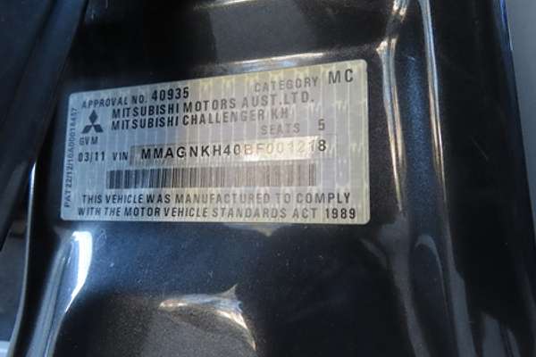 2011 Mitsubishi Challenger PB