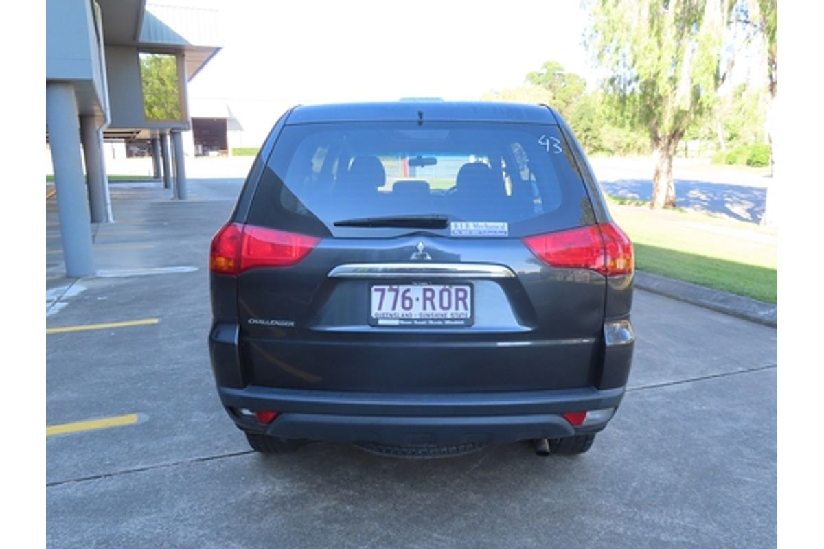 2011 Mitsubishi Challenger PB