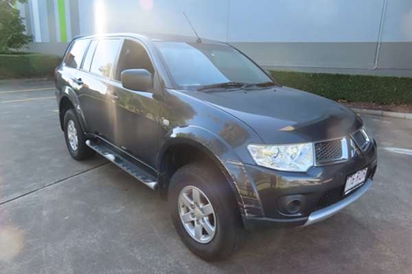 2011 Mitsubishi Challenger PB