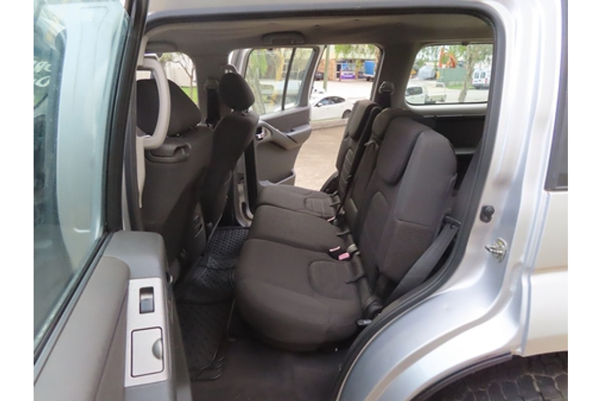 2006 Nissan Pathfinder ST R51