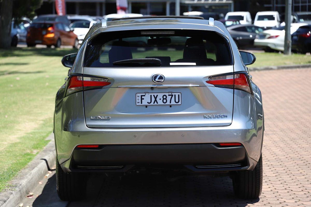 2015 Lexus NX NX300h Luxury AYZ10R