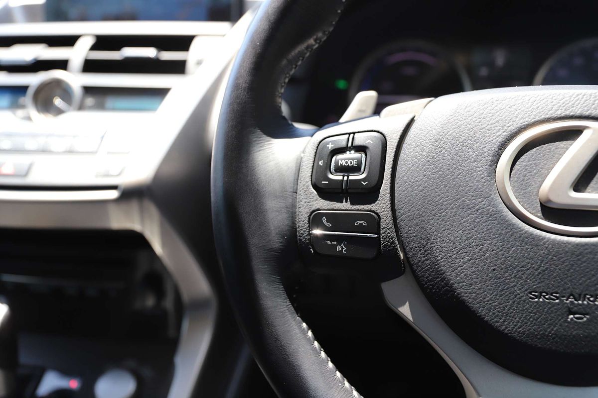 2015 Lexus NX NX300h Luxury AYZ10R
