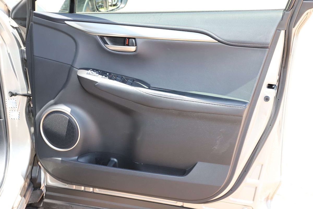2015 Lexus NX NX300h Luxury AYZ10R