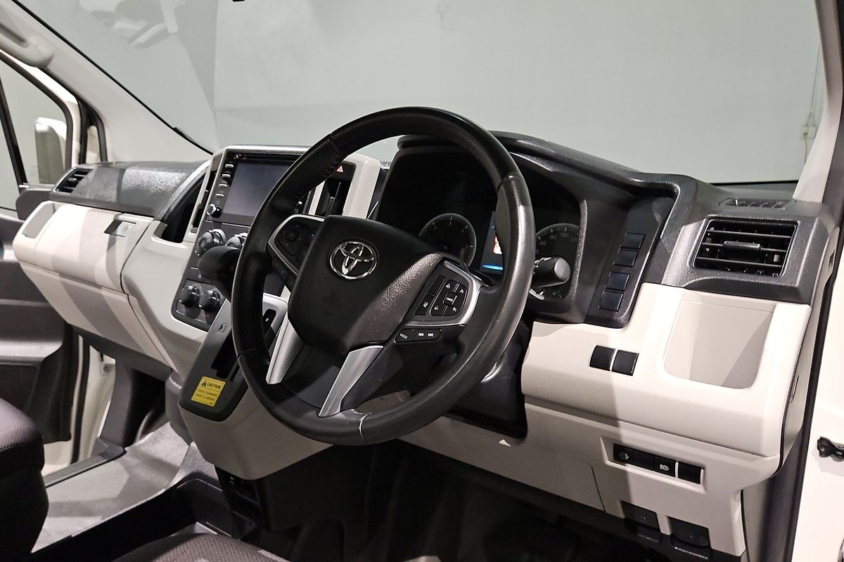 2019 Toyota Hiace Commuter GDH322R