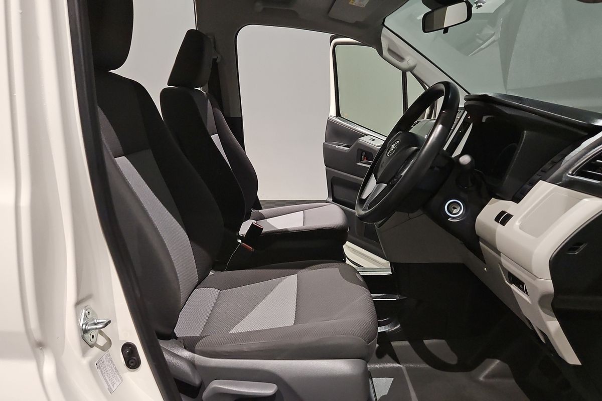 2019 Toyota Hiace Commuter GDH322R