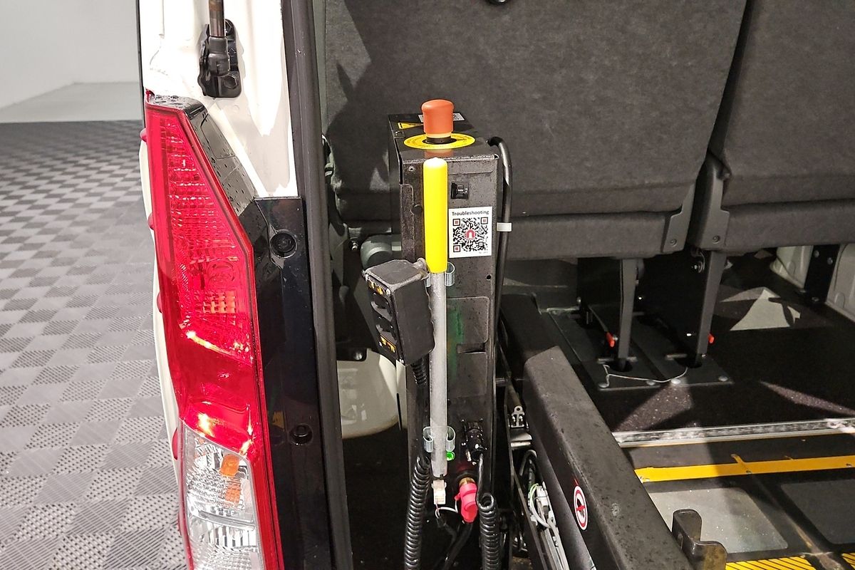 2019 Toyota Hiace Commuter GDH322R