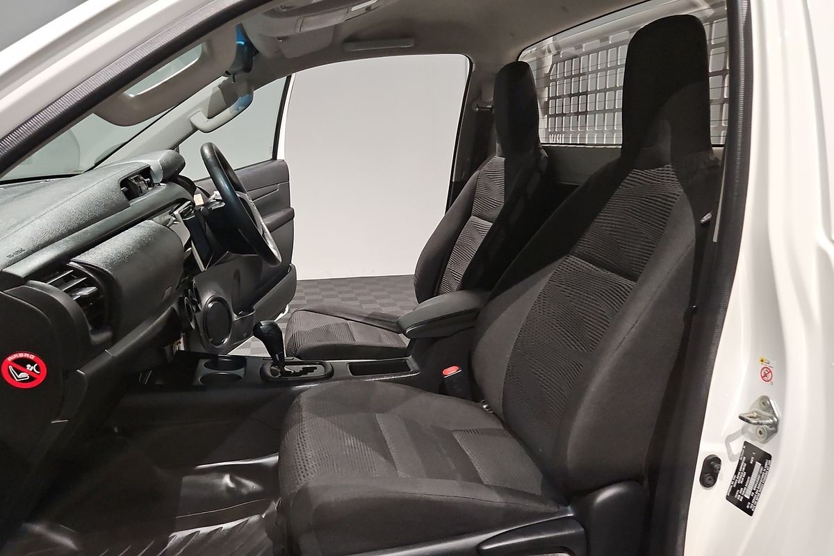 2018 Toyota Hilux SR GUN126R 4X4