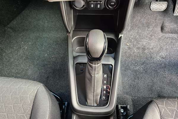 2024 Suzuki Swift Hybrid Plus UZ