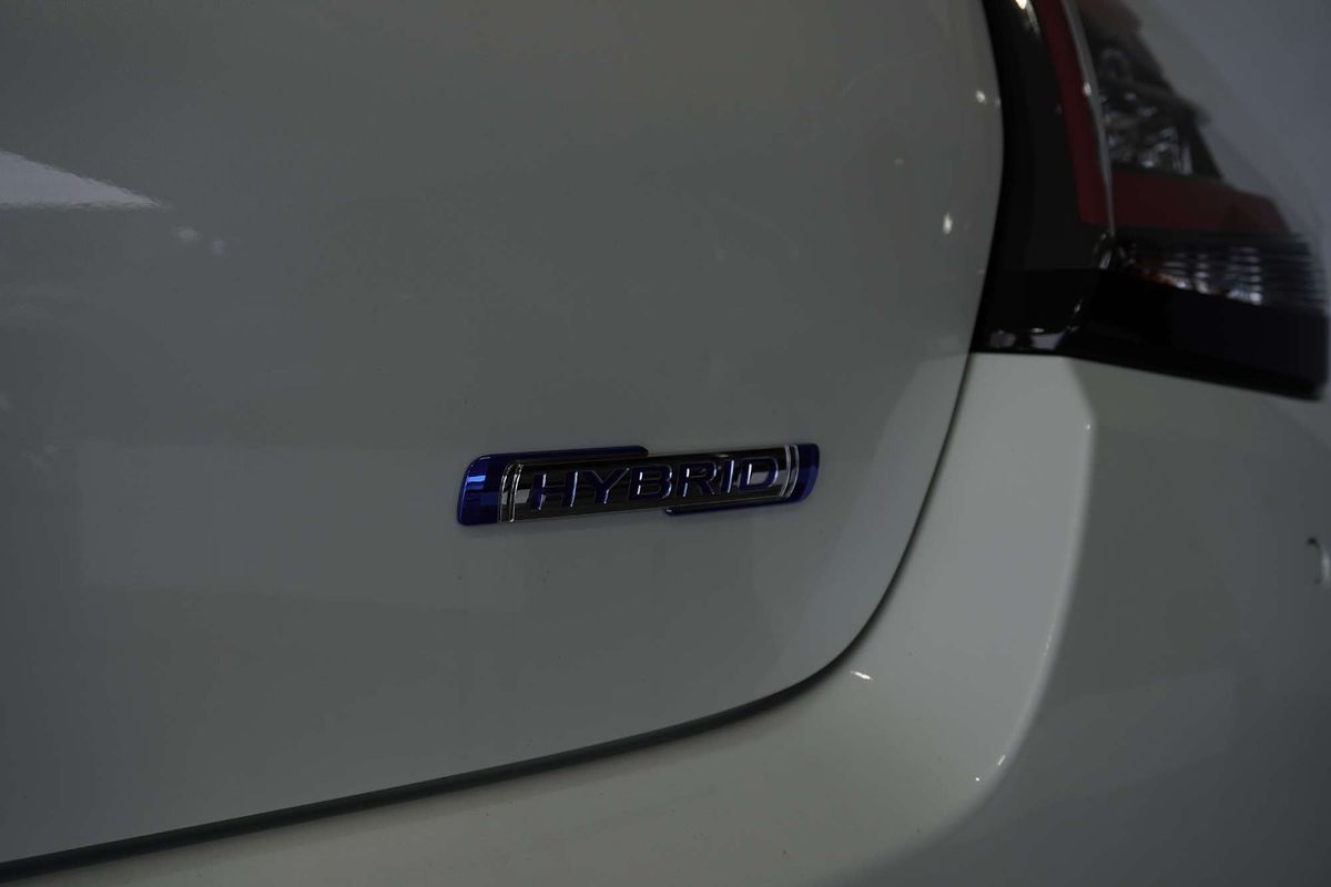 2024 Suzuki Swift Hybrid UZ