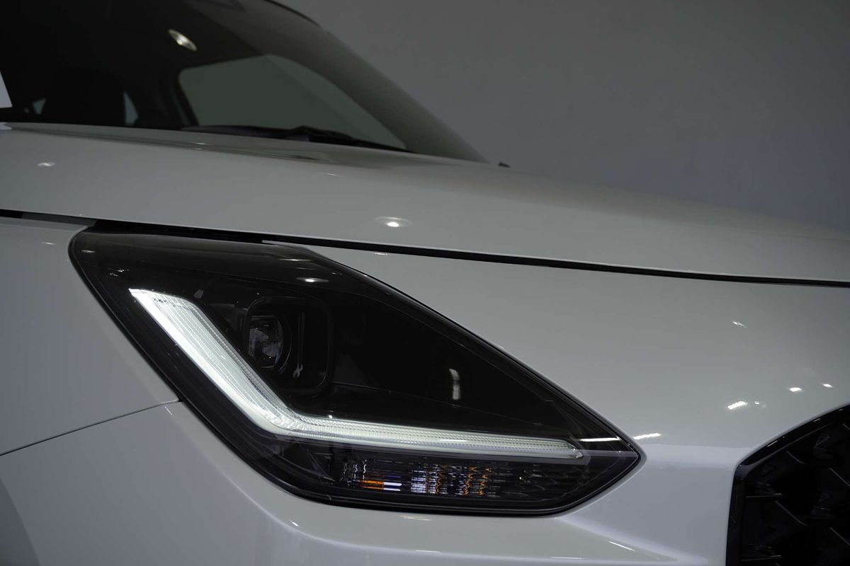 2024 Suzuki Swift Hybrid UZ