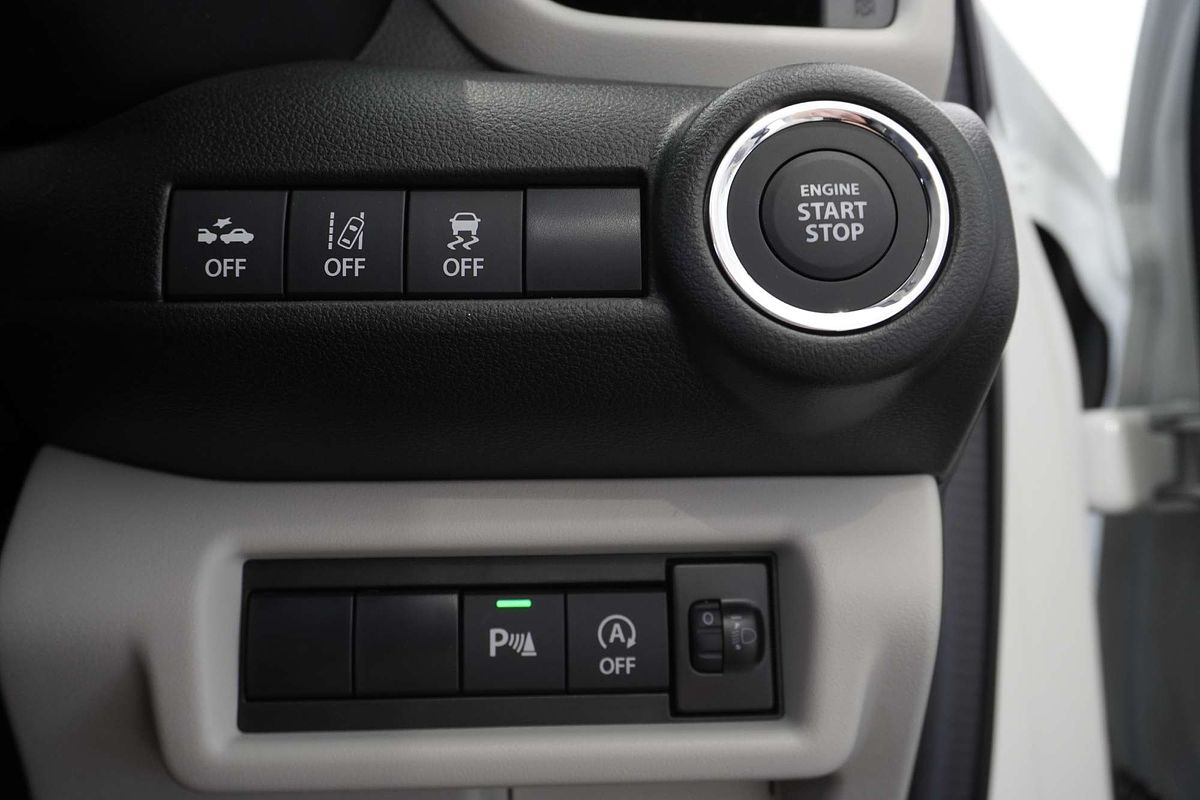 2024 Suzuki Swift Hybrid UZ