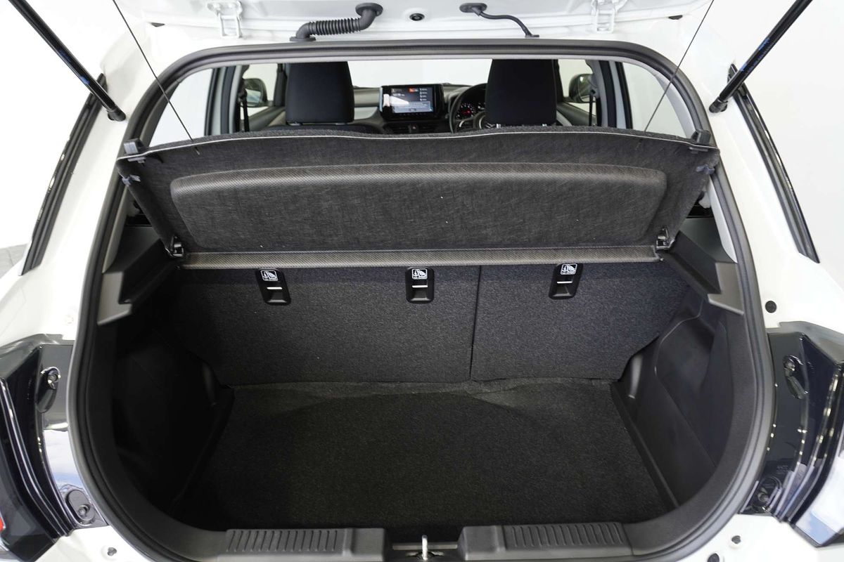 2024 Suzuki Swift Hybrid UZ