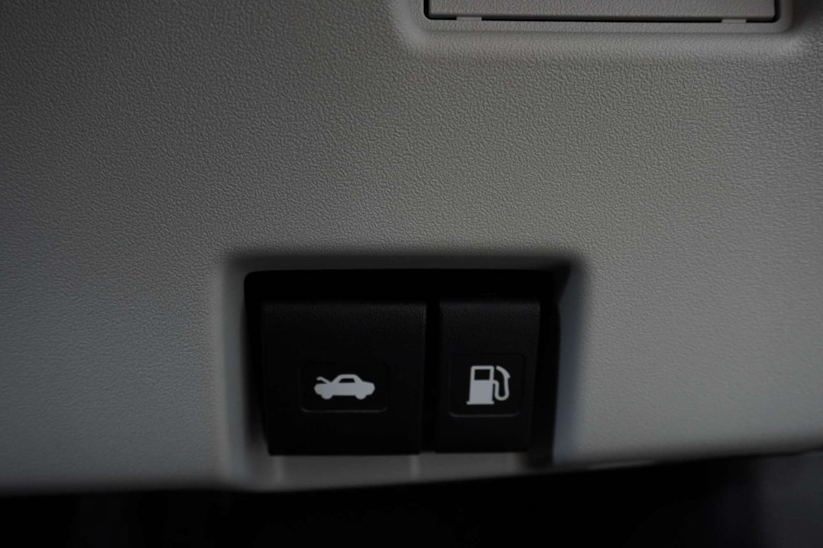 2024 Suzuki Swift Hybrid UZ