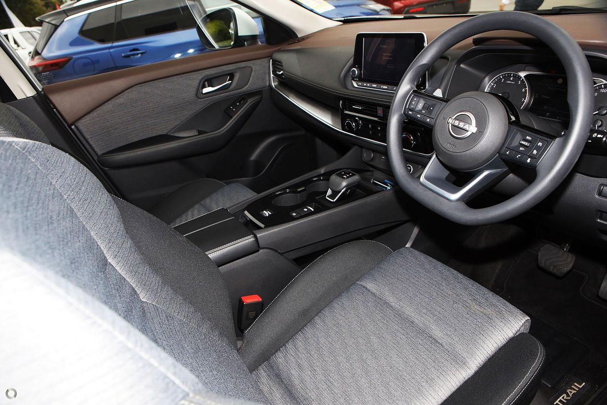 2023 Nissan X-TRAIL ST T33