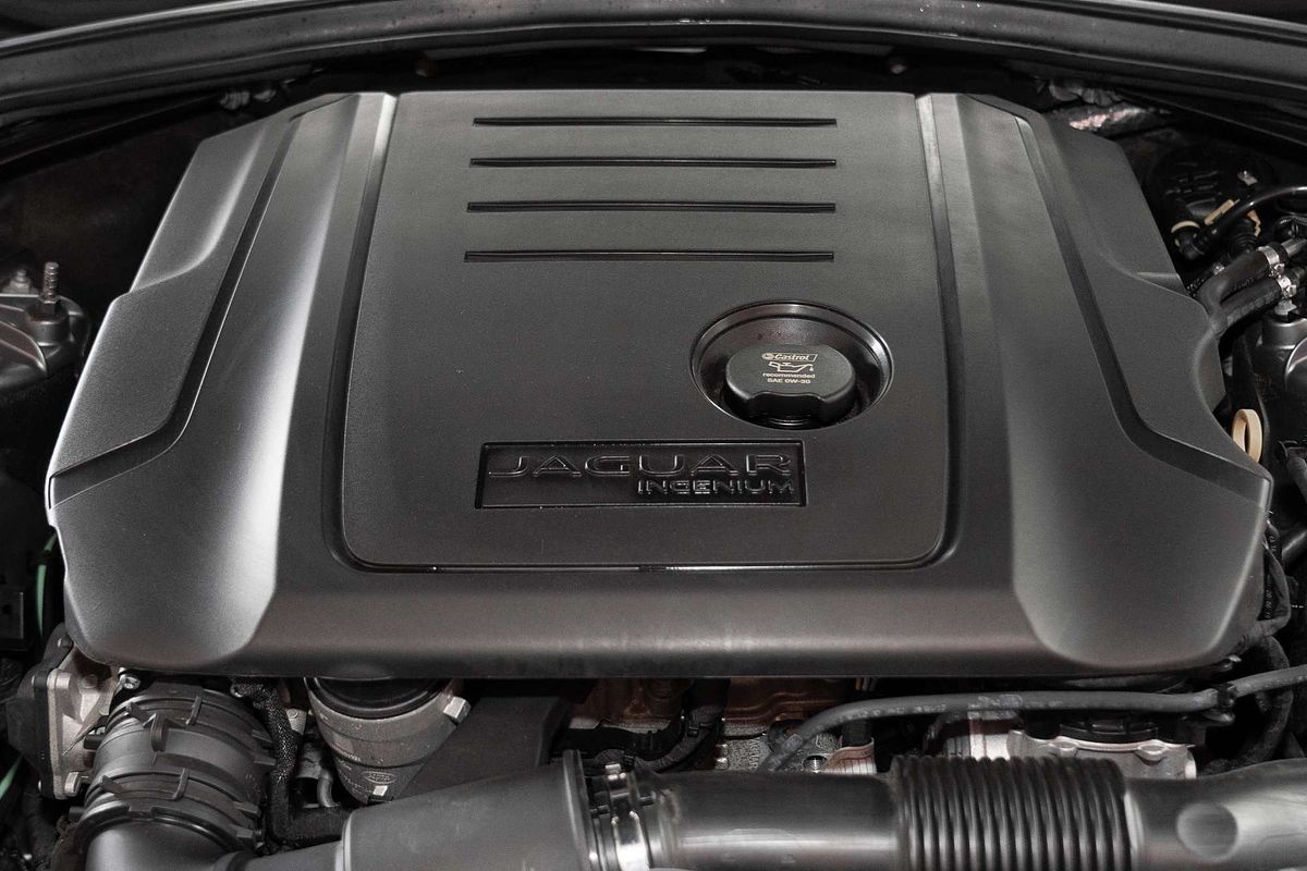 2019 Jaguar F-PACE 20d R-Sport X761