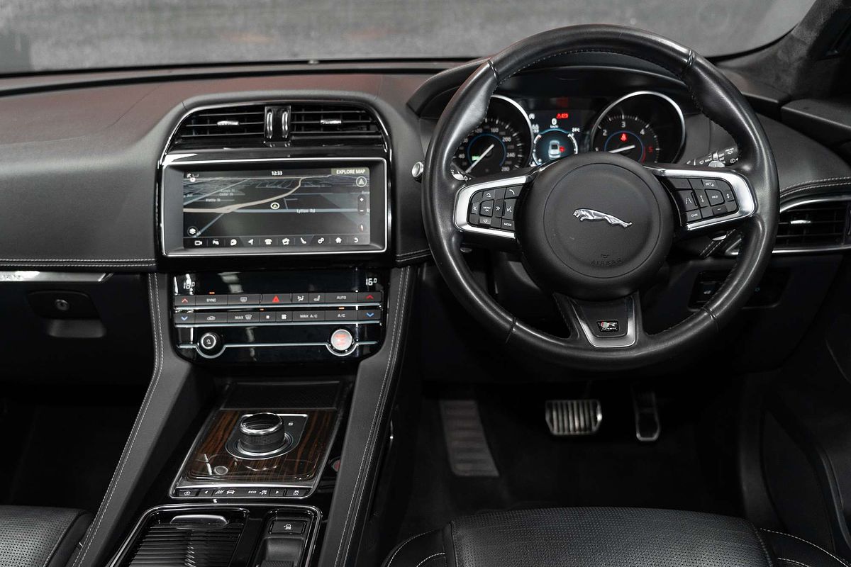 2019 Jaguar F-PACE 20d R-Sport X761