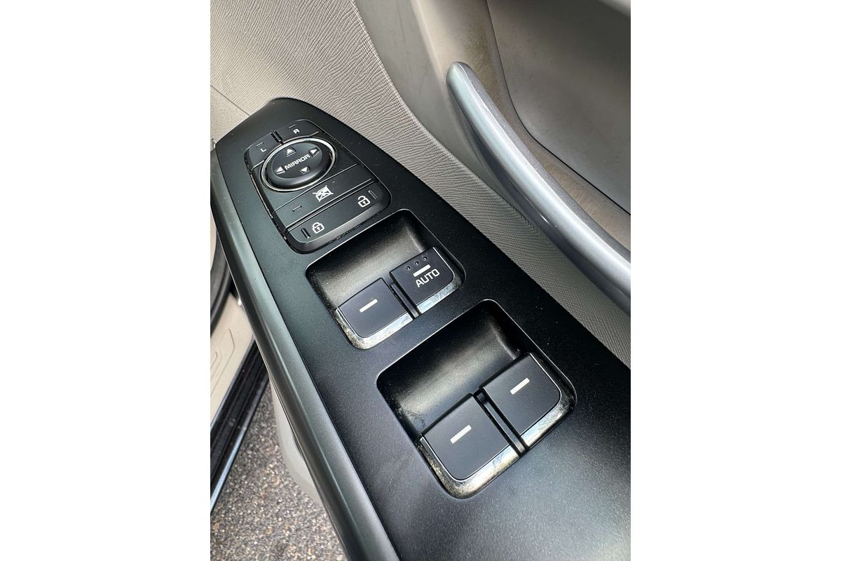 2018 Kia Carnival S YP