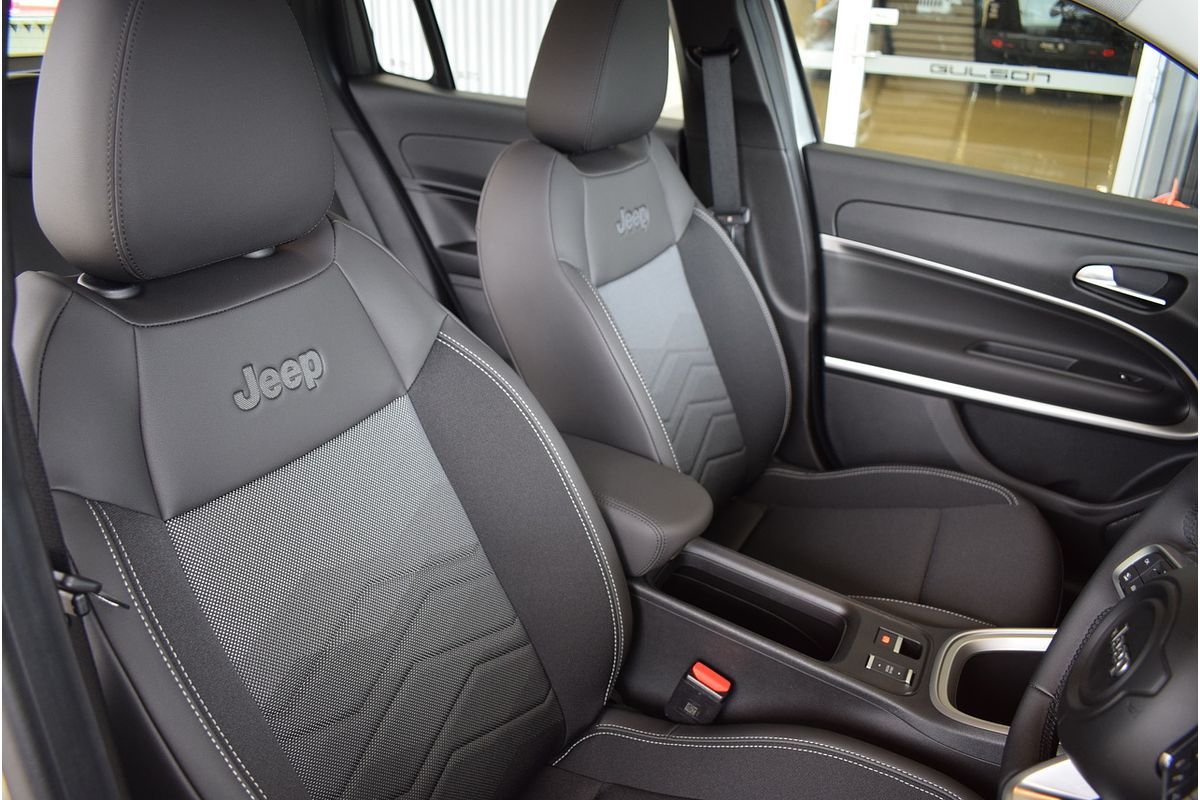 2024 Jeep Avenger Limited JJ