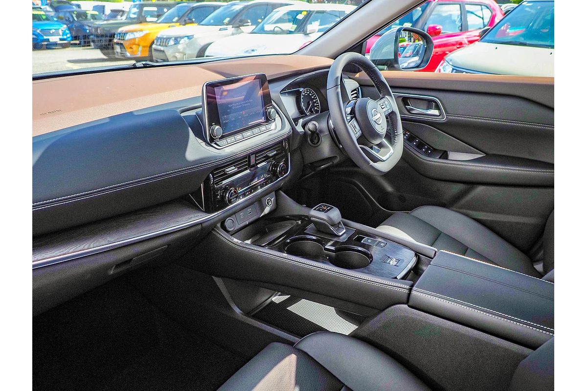 2024 Nissan X-TRAIL ST-L T33