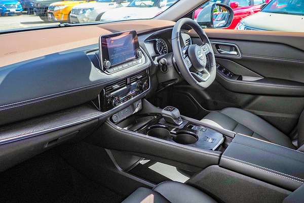 2024 Nissan X-TRAIL ST-L T33