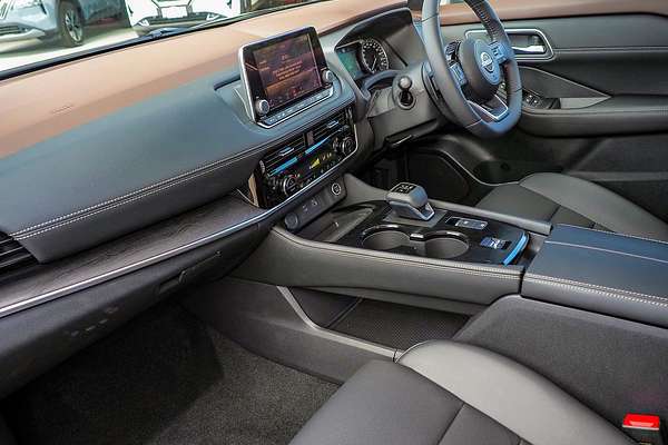 2024 Nissan X-TRAIL ST-L T33
